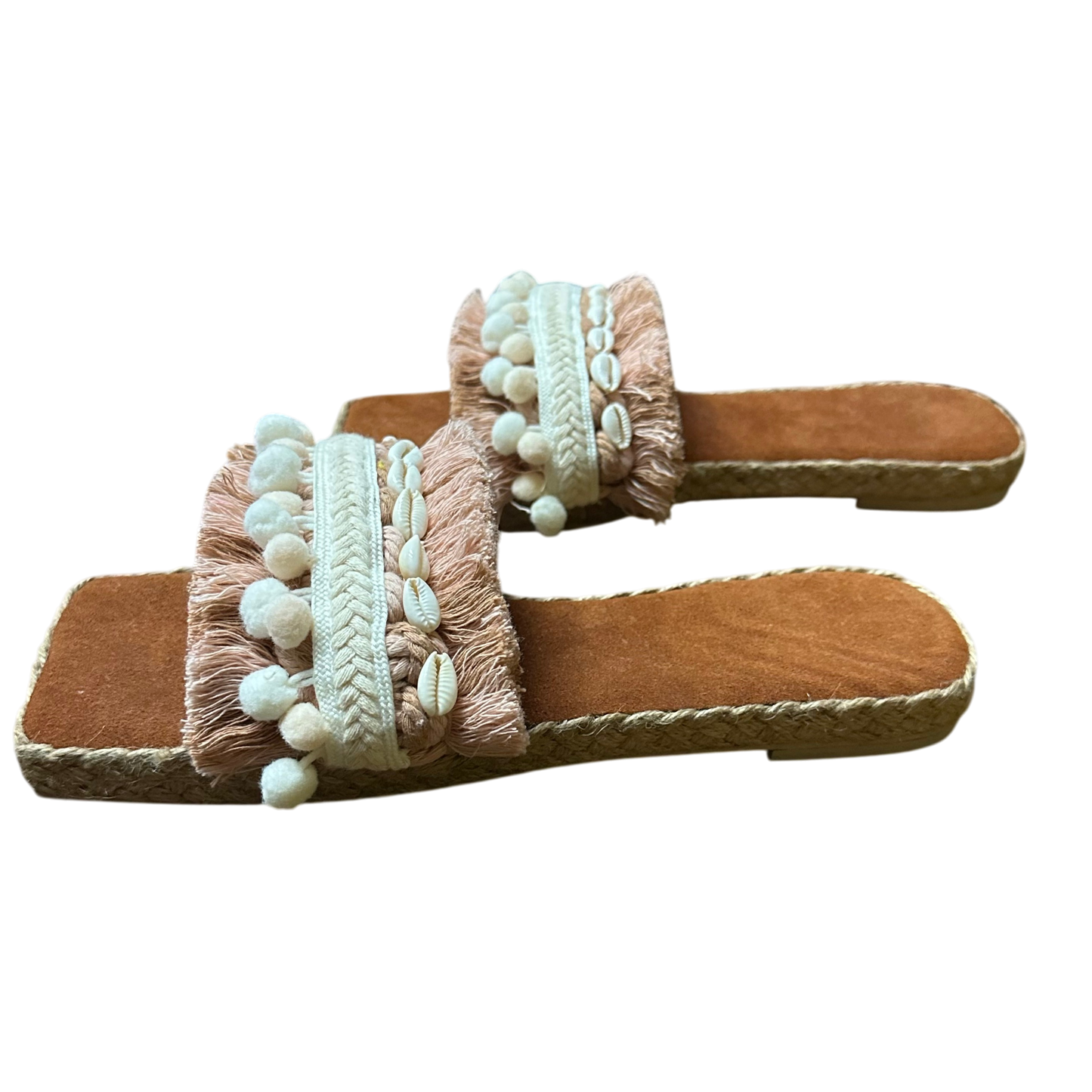 Dasul Slides – Cowhide Leather with Shell & Pom-Pom Accents