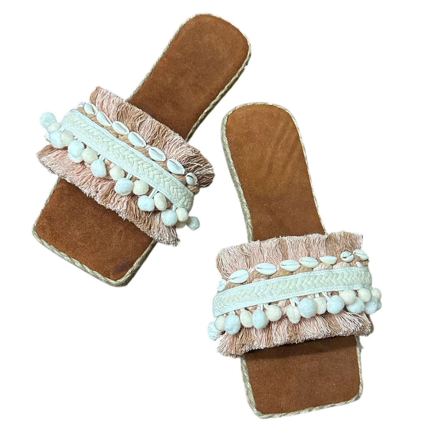 Dasul Slides – Cowhide Leather with Shell & Pom-Pom Accents